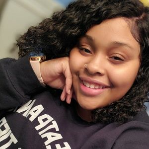 Meet your Posher, Zakiya
